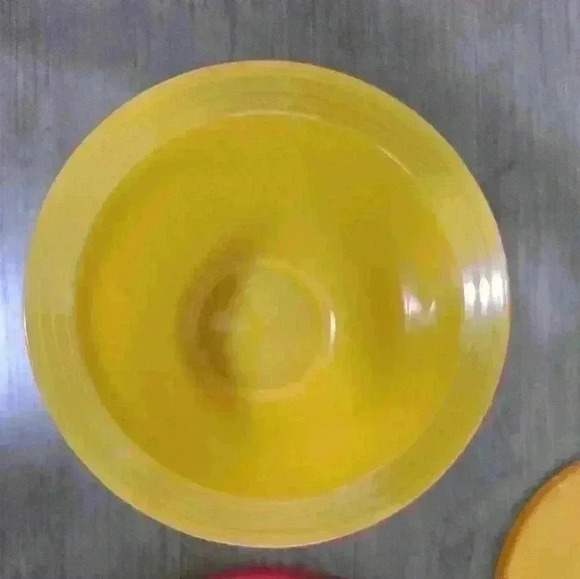 2 NWT Tupperware Impressions Bowls 3621B and Lids 3622B-  Red and Yellow - Picture 6 of 7